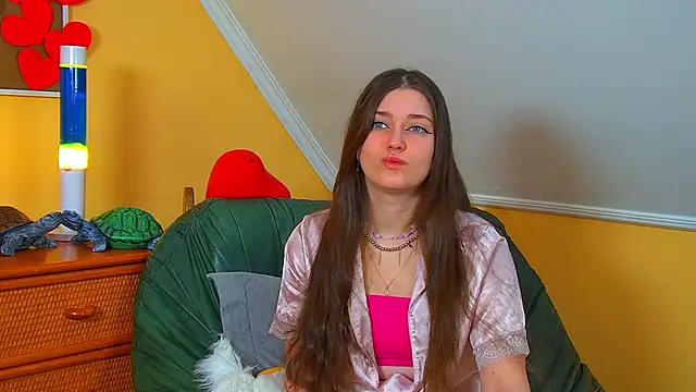 Snapshot of JessicaJewells chatting on February 15, 6:21 am JessicaJewells online show from February 15, 6:21 am