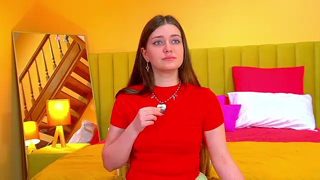 Snapshot of JessicaJewells chatting on April 1, 6:25 am JessicaJewells online show from April 1, 6:25 am