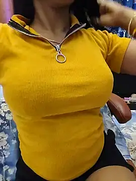 Snapshot of priya_26 chatting on June 30, 10:44 pm priya 26 online show from June 30, 10:44 pm