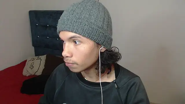 Xoxo Smiles online show from November 10, 5:56 pm