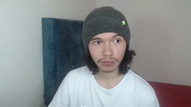 Xoxo Smiles online show from November 29, 3:59 pm