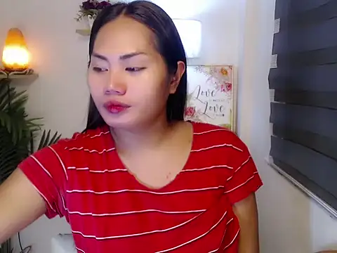 sluttyprincess0 online show from May 28, 11:13 pm