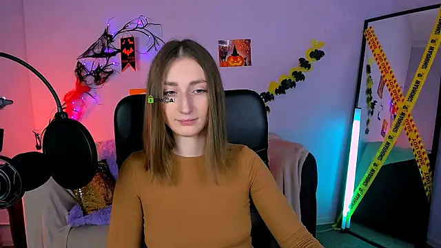 eva smiith  online show from November 3, 6:47 am