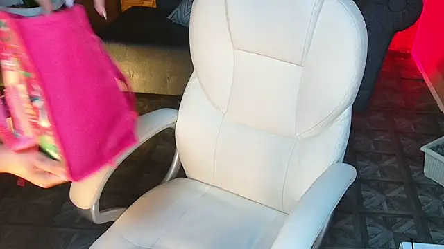 megann hill  online show from October 9, 12:14 pm