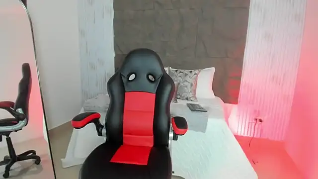 megann hill  online show from November 2, 5:37 pm