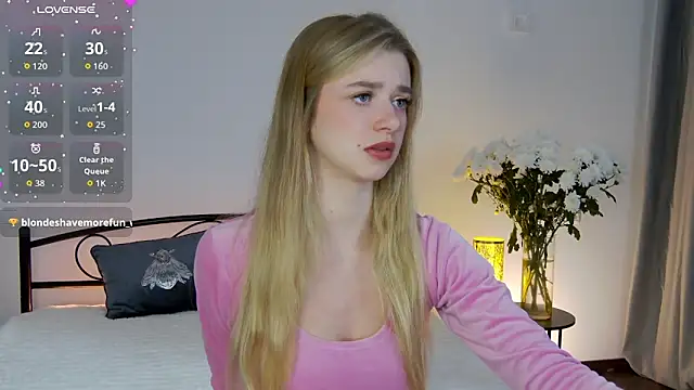 KelsiWest online show from October 23, 1:32 pm