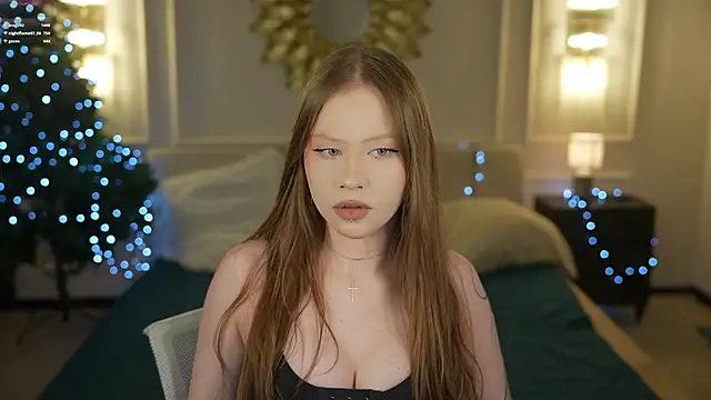 Esmie Smile online show from January 17, 12:37 am