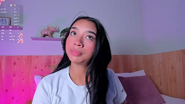 Snapshot of MissPocahontass chatting on October 30, 11:44 am MissPocahontass online show from October 30, 11:44 am