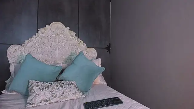 Charlottegray 1 online show from October 29, 12:18 pm