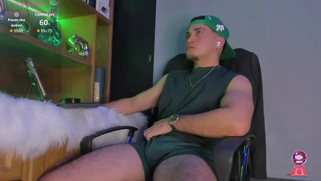 Snapshot of Gael_williams1 chatting on October 9, 8:34 am Gael williams1 online show from October 9, 8:34 am