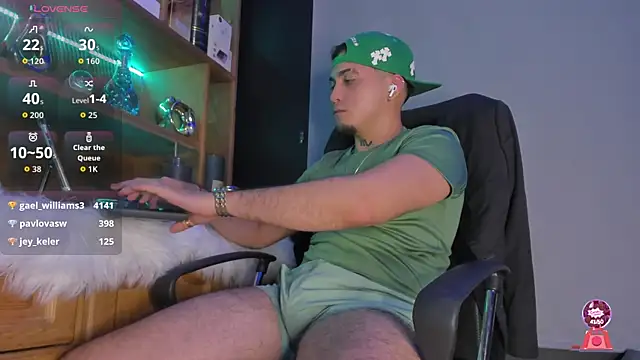 Snapshot of Gael_williams1 chatting on October 15, 7:30 am Gael williams1 online show from October 15, 7:30 am