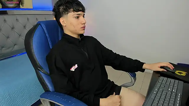 SamBlack  online show from May 2, 12:32 pm