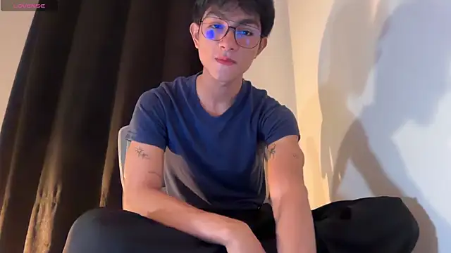 Snapshot of Angel_bunny2 chatting on January 6, 2:37 am Angel bunny2 online show from January 6, 2:37 am