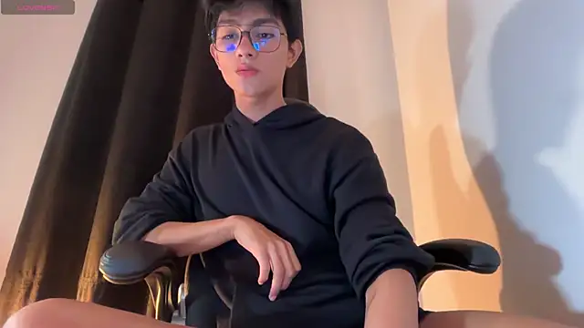 Snapshot of Angel_bunny2 chatting on January 7, 4:04 am Angel bunny2 online show from January 7, 4:04 am