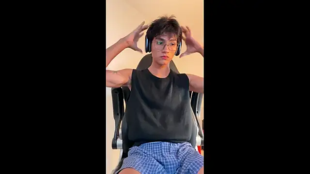 Snapshot of Angel_bunny2 chatting on February 9, 3:54 am Angel bunny2 online show from February 9, 3:54 am