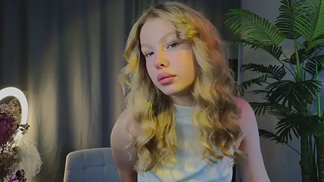 emilyshepar d online show from October 2, 1:45 am