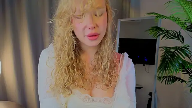 emilyshepar d online show from October 27, 2:37 am