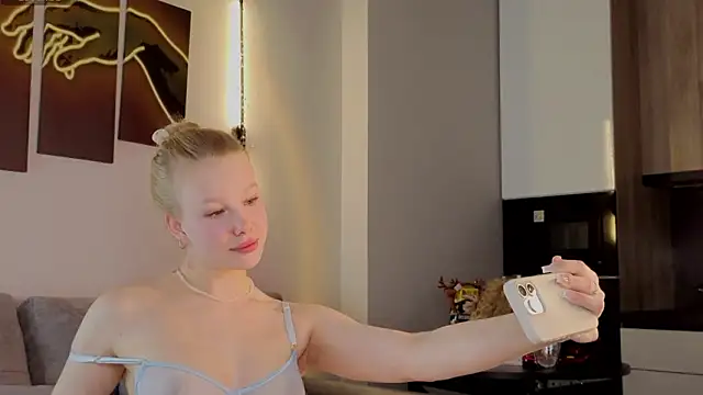 emilyshepar d online show from January 16, 7:40 pm