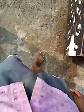 Snapshot of RAYI_Queen_4 chatting on February 14, 3:25 am RAYI Queen 4 online show from February 14, 3:25 am