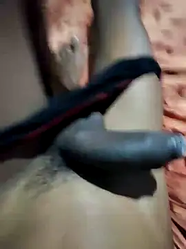 Snapshot of RAYI_Queen_4 chatting on February 19, 4:03 pm RAYI Queen 4 online show from February 19, 4:03 pm