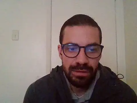 Snapshot of MartyTheSmarty chatting on November 26, 11:28 pm MartyTheSmarty online show from November 26, 11:28 pm