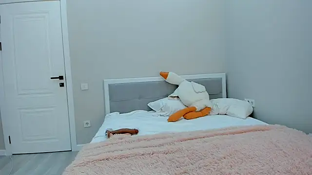 Snapshot of yuna_loon chatting on October 24, 2:13 pm yuna loon online show from October 24, 2:13 pm