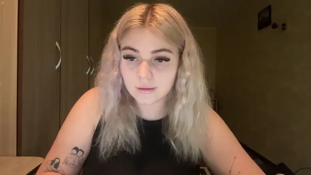 sunshinyflash online show from November 30, 5:39 pm