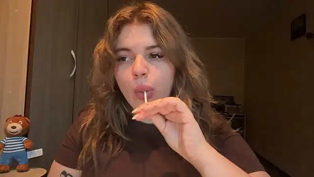 sunshinyflash online show from February 5, 1:38 pm