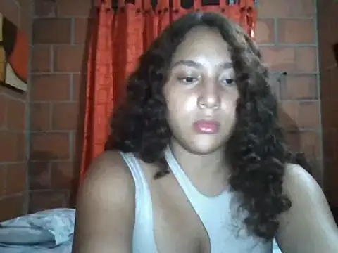 Snapshot of AnaisVelvet11 chatting on October 2, 1:01 am AnaisVelvet11 online show from October 2, 1:01 am