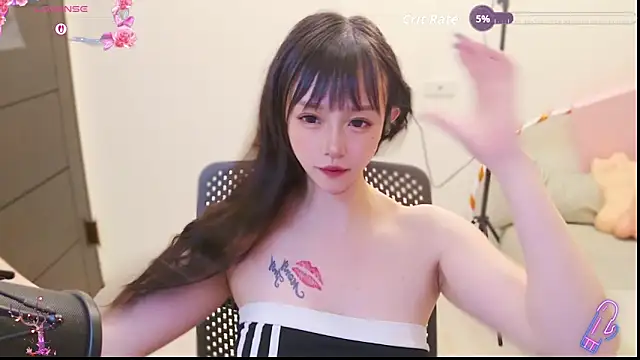 Yucheng  520 online show from May 11, 4:04 pm