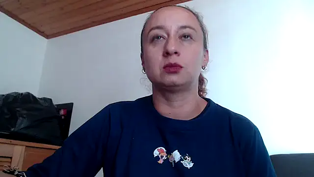 Milf Valeria online show from May 22, 5:40 pm