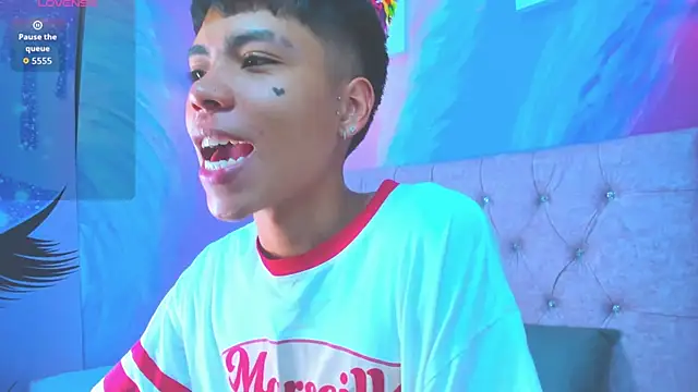 MaxiWildd online show from May 6, 1:05 pm