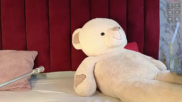 PrincePoppy online show from November 16, 8:25 pm