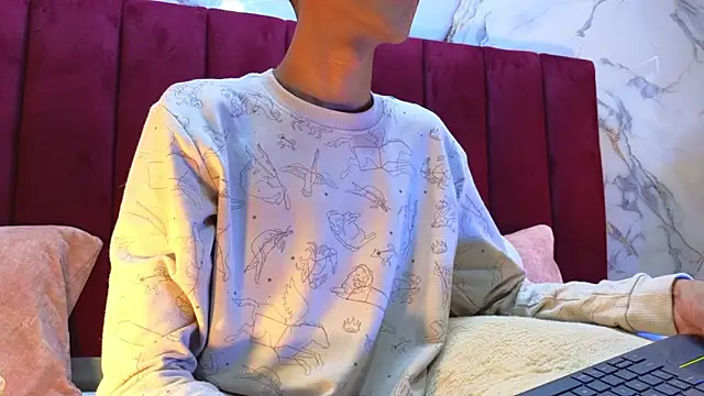 PrincePoppy online show from February 2, 9:35 pm