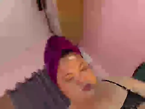 Snapshot of fallen_angel08 chatting on September 17, 11:45 am fallen angel08 online show from September 17, 11:45 am