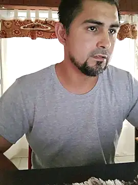 Snapshot of Bradd_32 chatting on November 29, 5:27 pm Bradd 32 online show from November 29, 5:27 pm