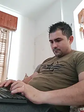 Bradd 32 online show from May 16, 5:01 pm