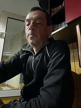 adiluci1 online show from April 5, 2:20 am