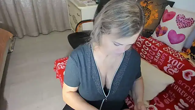 MildMature online show from November 18, 6:12 pm