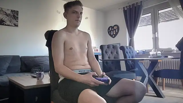 Sweetbooy90 online show from April 1, 6:25 am