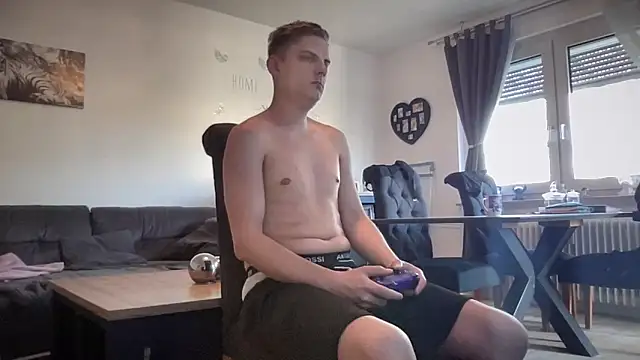 Sweetbooy90 online show from April 2, 6:22 am