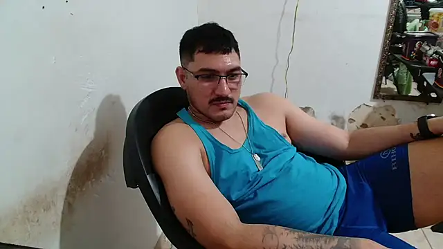 Snapshot of Leonino231 chatting on September 18, 11:40 pm Leonino231 online show from September 18, 11:40 pm