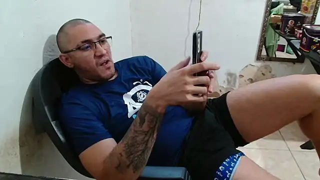 Snapshot of Leonino231 chatting on September 22, 4:53 pm Leonino231 online show from September 22, 4:53 pm