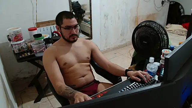 Snapshot of Leonino231 chatting on October 20, 9:48 pm Leonino231 online show from October 20, 9:48 pm