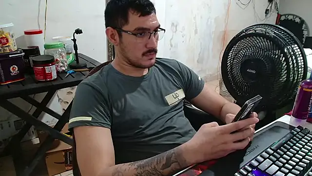 Snapshot of Leonino231 chatting on January 16, 7:07 pm Leonino231 online show from January 16, 7:07 pm