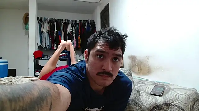 Snapshot of Leonino231 chatting on January 31, 10:41 pm Leonino231 online show from January 31, 10:41 pm