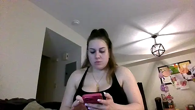 Snapshot of thedevinemama chatting on April 10, 1:22 am thedevinemama online show from April 10, 1:22 am