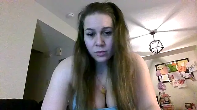 Snapshot of thedevinemama chatting on May 5, 1:13 am thedevinemama online show from May 5, 1:13 am