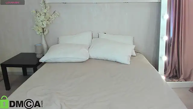 Adelina Bliss online show from May 6, 7:24 am