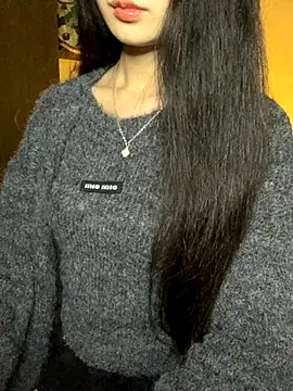 Nhinhi18 online show from November 19, 3:45 pm